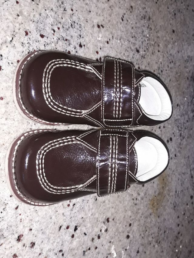 botines zapatos charol 22 NUEVOS marrones niño