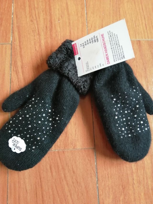 Guantes negro pedrería. Nuevo .