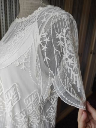 Vestido encaje blanco Zara de segunda mano por 20 EUR en O Casal en WALLAPOP