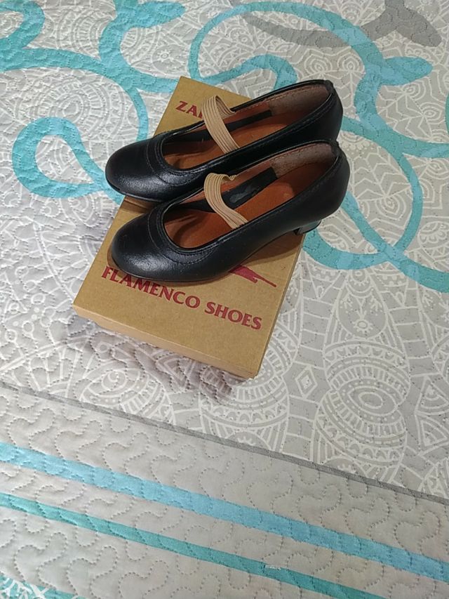 tacones de puntas de flamenco