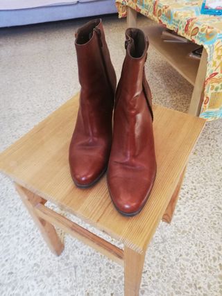 Botas Mujer WONDERS de segunda mano por 5 EUR en Málaga en WALLAPOP