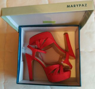 Sandalias Rojas MaryPaz de segunda mano por 12 EUR en O Birloque en WALLAPOP