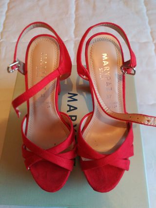 Sandalias Rojas MaryPaz de segunda mano por 12 EUR en O Birloque en WALLAPOP