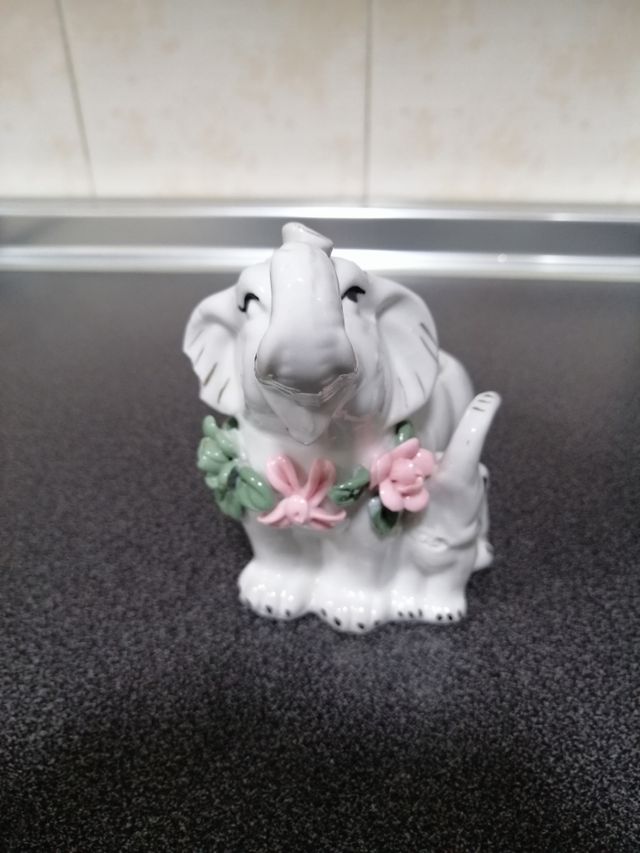 figura decorativa elefantes