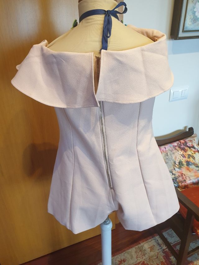 Volant corto per festa nuziale in Tuta