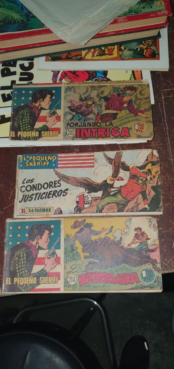 CÓMICS.