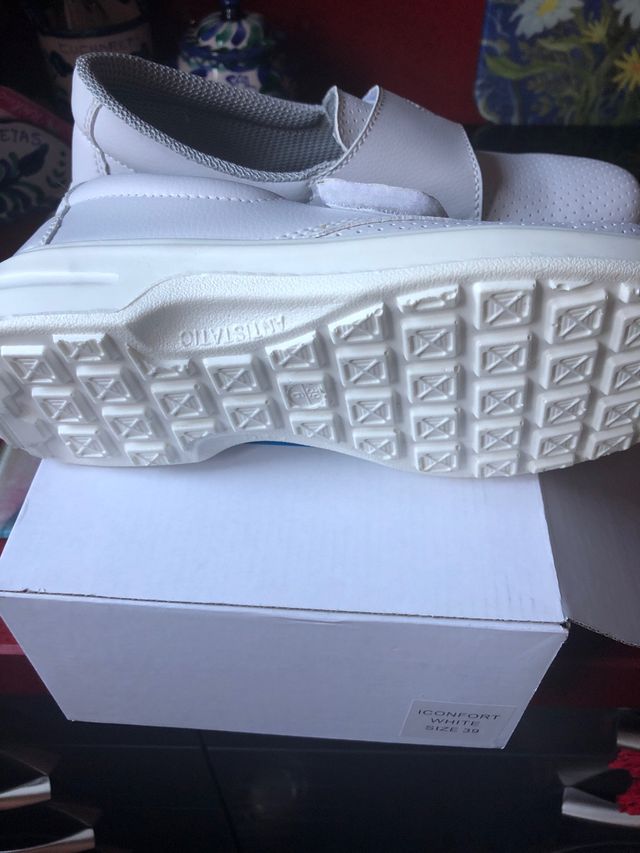 Zapatillas trabajo nuevas 39