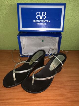 Sandalias Benavente mujer de segunda mano por 6 EUR en Madrid en WALLAPOP