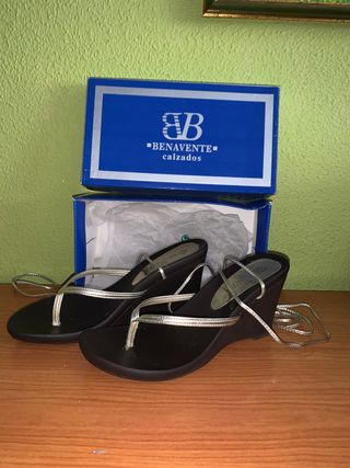 Sandalias Benavente mujer de segunda mano por 6 EUR en Madrid en WALLAPOP