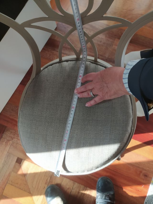 Sillas metálicas interior o exterior con cojines de segunda mano por 22