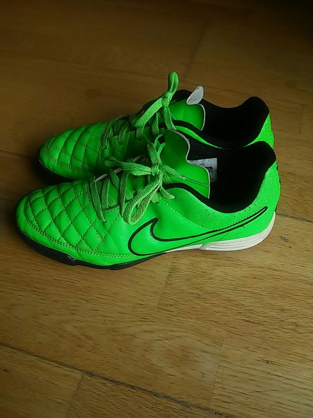 Normal Rebelión Vago Botas futbol multitaco nike n 36 de segunda mano por 13 € en Getafe en WALLAPOP Normal Rebelión Vago Botas futbol multitaco nike n 36 de segunda mano por 13 € en Getafe en WALLAPOP