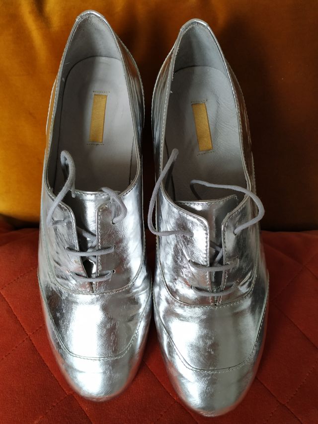 Zapatos piel,planos con cordones.