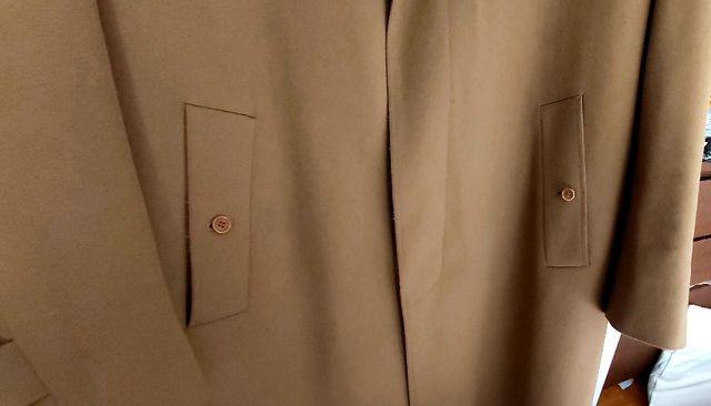 Abrigo Buberry hombre talla 54 camel