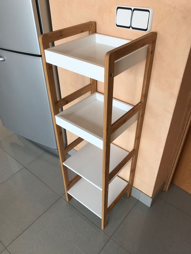 Estantería nordica de bambú