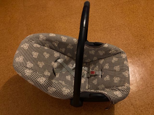 Mecedora, maxicosi bebé