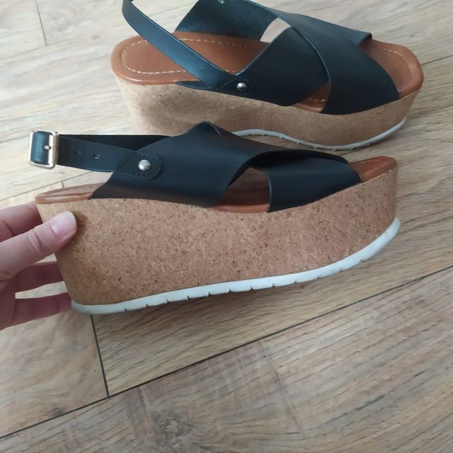 Sandalias altas