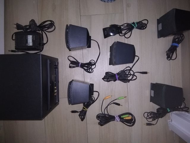 equipo de sonido, altavoces