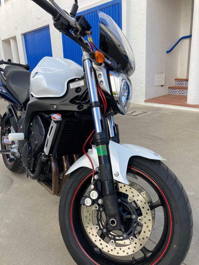 Yamaha FZ6S2 de segunda mano por 3.500 € en Doña Violeta en WALLAPOP