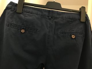 Pantalón chino de mujer Mango de segunda mano por 5 EUR en Villanueva del  Pardillo en WALLAPOP