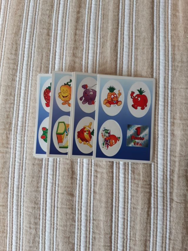 195 cromos de alimentos y 24 de pegatinas