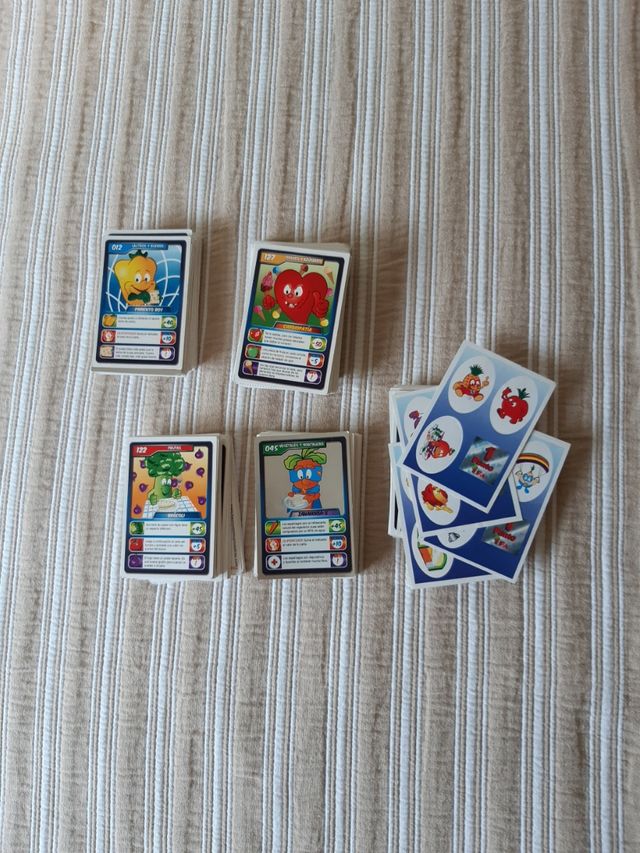 195 cromos de alimentos y 24 de pegatinas