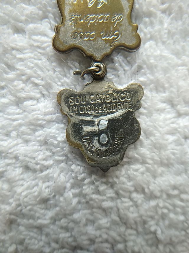 LOTE MEDALLAS RELIGIOSAS Y CRUCIFICOS