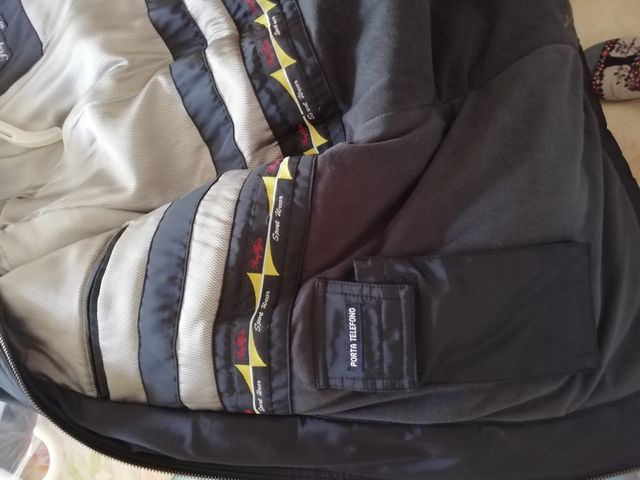 Chaquetón negro hombre talla 50,ideal lluvia.