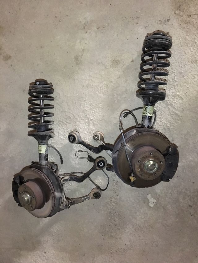 MANGUETAS DELANTERAS COMPLETAS DE BMW 530i V8 E34