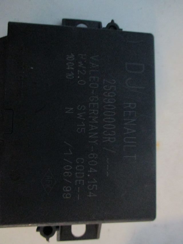 Unidad de control de asistencia de aparcamiento