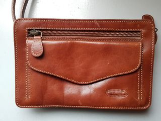 Mariconera de cuero de segunda mano por 45 EUR en La Regia en WALLAPOP