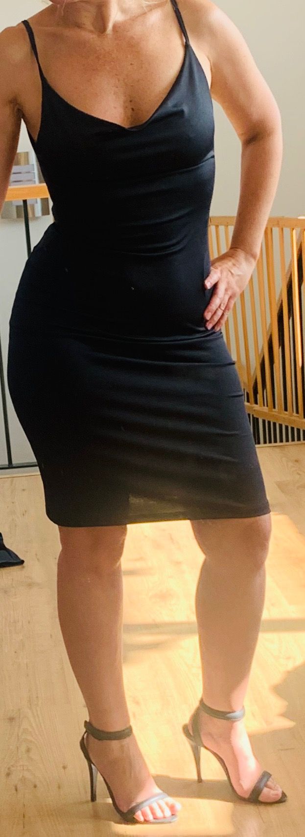 Impresionante y sexy vestido negro