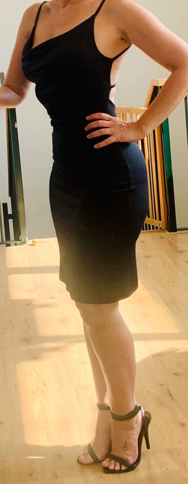 Impresionante y sexy vestido negro