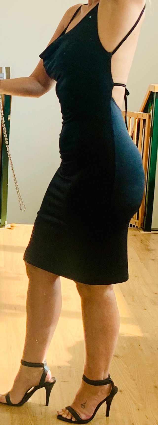 Impresionante y sexy vestido negro