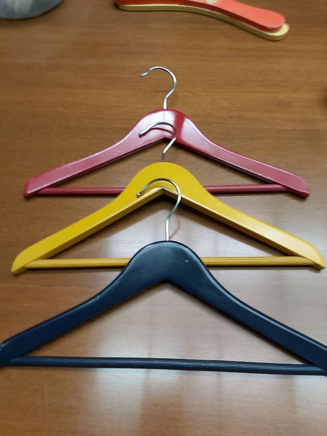 Lote perchas infantil