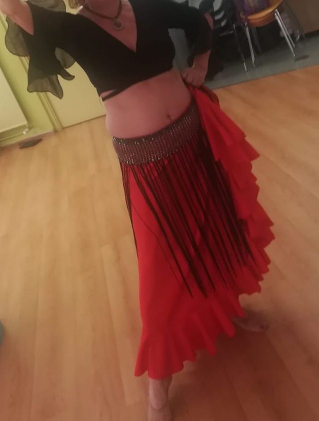 vendo bolero negro elástico y falda baile