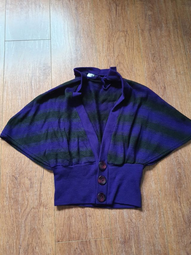 Poncho Morado Manga Murciélago