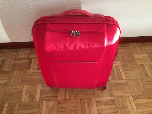 Violeta audible Por ahí Maleta semirigida cabina Samsonite de segunda mano por 80 € en Madrid en WALLAPOP Violeta audible Por ahí Maleta semirigida cabina Samsonite de segunda mano por 80 € en Madrid en WALLAPOP