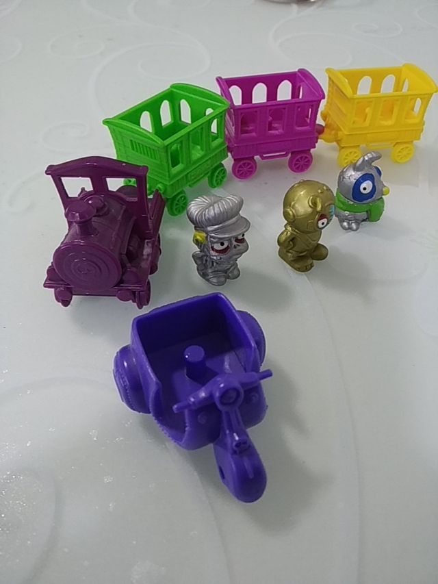 Zombling trenes y moto.