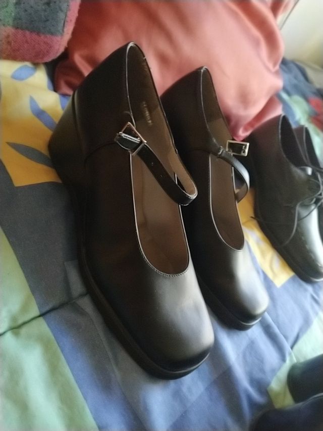 Zapatos de piel n°37 y 38 mujer casi nuevos