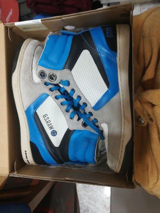 Bambas bota marca original de segunda mano por 30 EUR en Premià de Dalt en  WALLAPOP