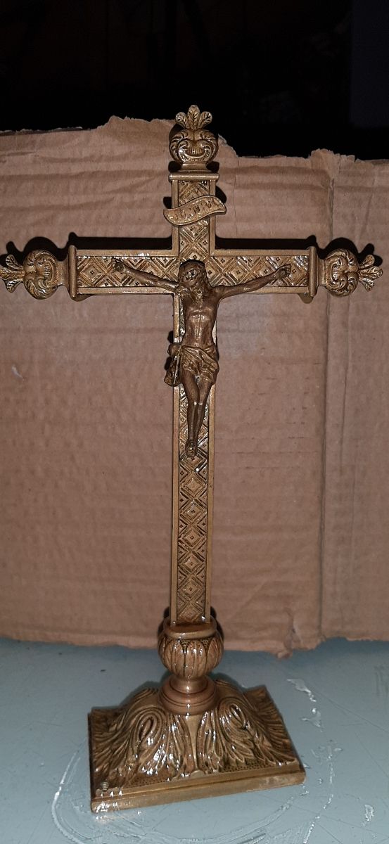 CRUCIFIJO DE BROCE CON 100 AÑOS