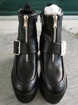 Botin plataforma de segunda mano por 50 EUR en Colmenar Viejo en WALLAPOP