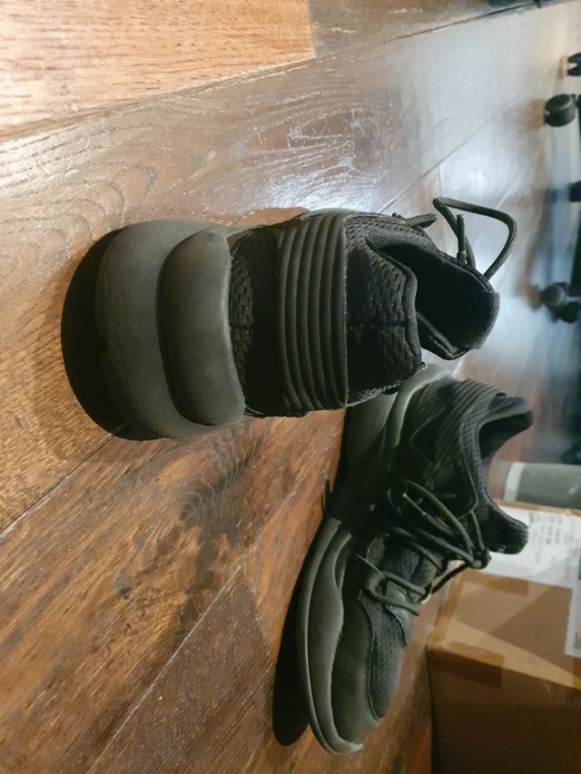 Zapatillas Bershka talla 43 / 44