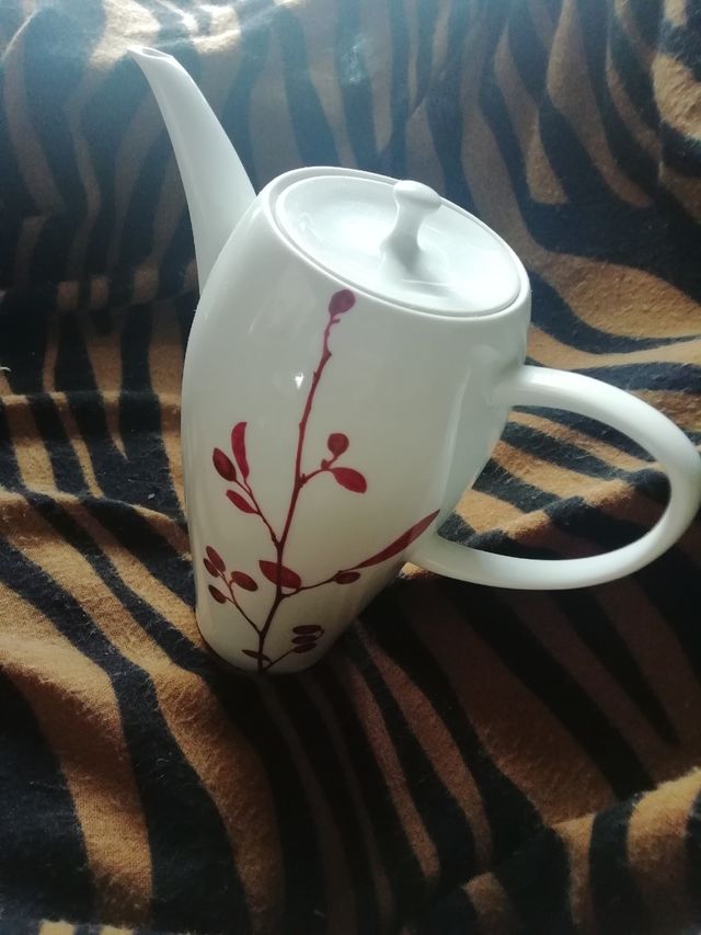 preciosa tetera Porcelana Española