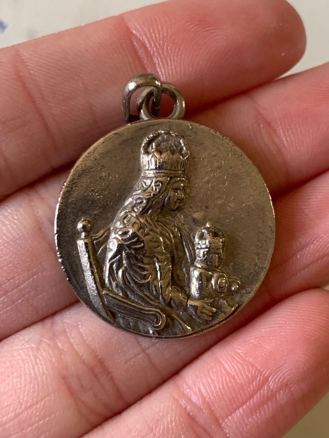 Medalla virgen de los reyes