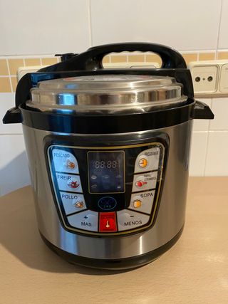Olla eléctrica JRD de segunda mano por 50 € en Madrid en Olla a presión eléctrica de segunda mano por 50 € en Madrid