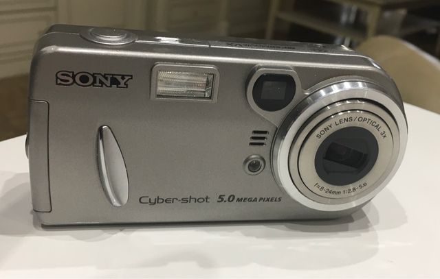 Camara SONY Ciber Shot 5.0 + funda