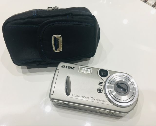 Camara SONY Ciber Shot 5.0 + funda