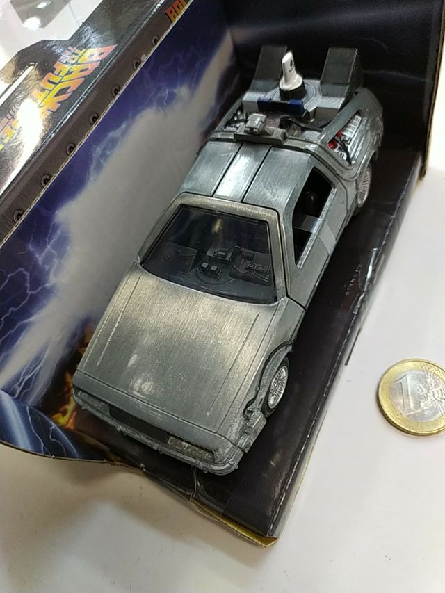 Coche regreso al futuro. Time machine