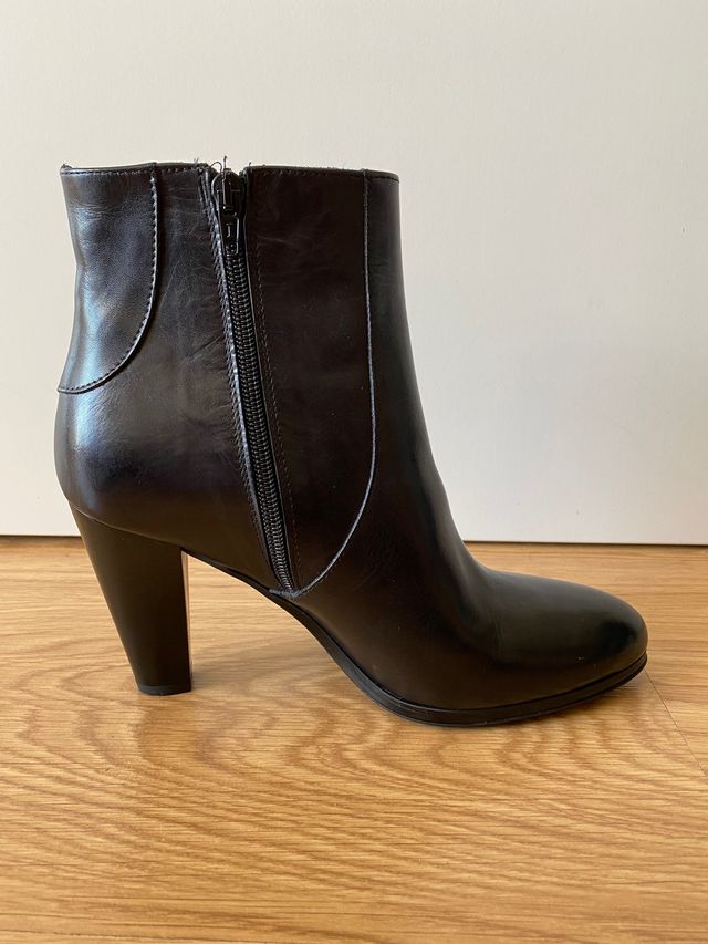 Botines piel color negro Vogue Talla 40